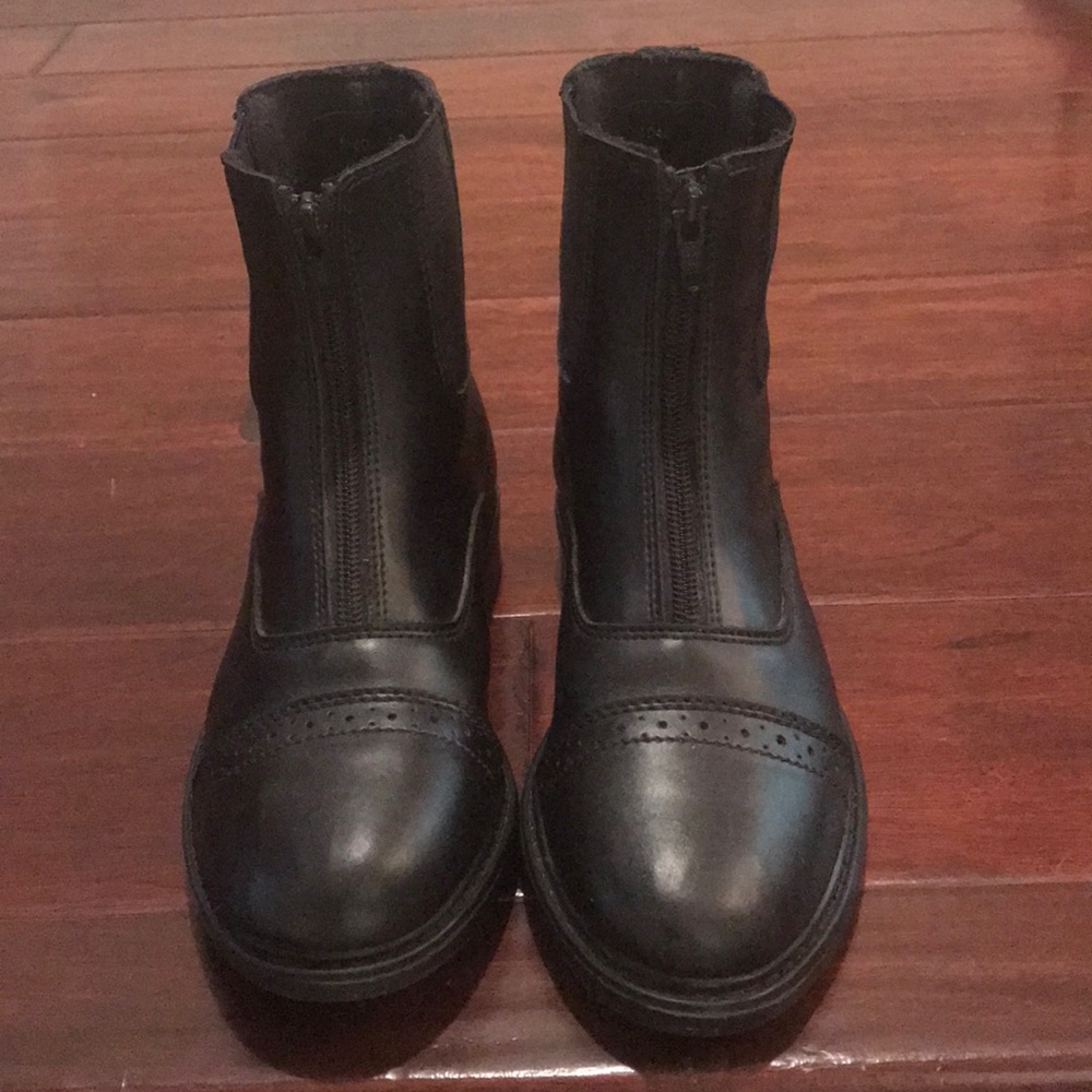 Girls horseback riding boots. Worn twice